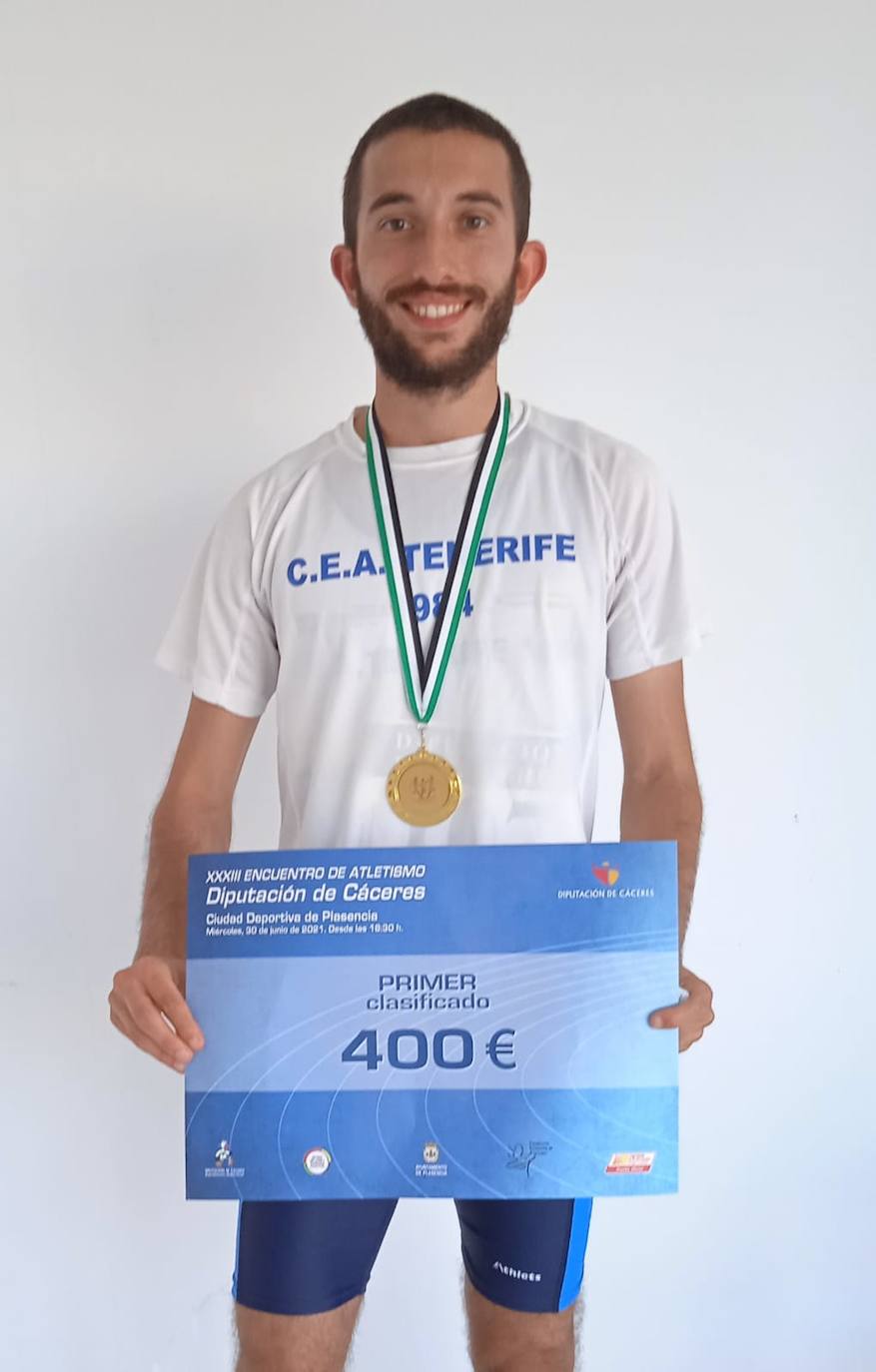 El atleta local Fran Fernández Porras despunta en salto de altura